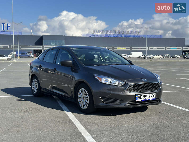 Седан Ford Focus 2015 в Дніпрі