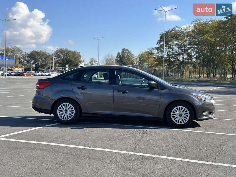 Седан Ford Focus 2015 в Дніпрі