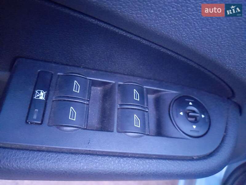 Хетчбек Ford Focus 2005 в Сумах фото 3 Хетчбек Ford Focus 2005 в Сумах