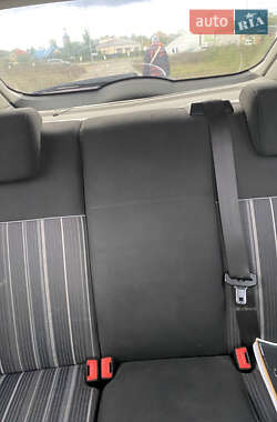 Хетчбек Ford Focus 2011 в 