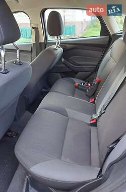 Хэтчбек Ford Focus 2011 в  фото 2 Хэтчбек Ford Focus 2011 в