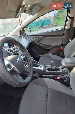 Хэтчбек Ford Focus 2011 в  фото 6 Хэтчбек Ford Focus 2011 в