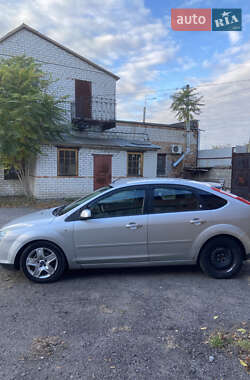 Хэтчбек Ford Focus 2005 в 