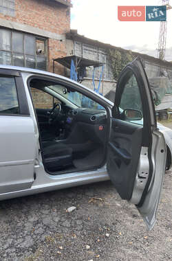 Хэтчбек Ford Focus 2005 в 