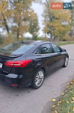 Седан Ford Focus 2015 в 
