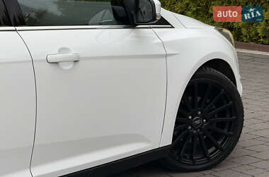 Хэтчбек Ford Focus 2013 в 