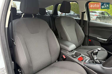 Хэтчбек Ford Focus 2013 в 