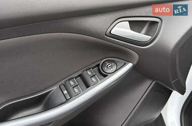 Хэтчбек Ford Focus 2013 в 