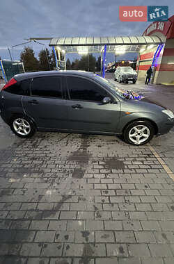Хетчбек Ford Focus 2004 в 