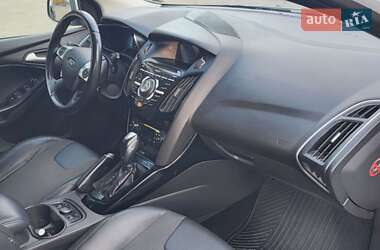 Хетчбек Ford Focus 2013 в 