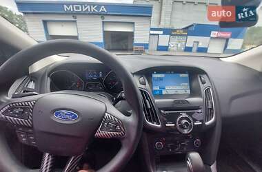 Хетчбек Ford Focus 2017 в 