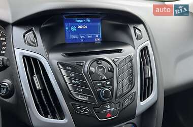 Хэтчбек Ford Focus 2014 в 