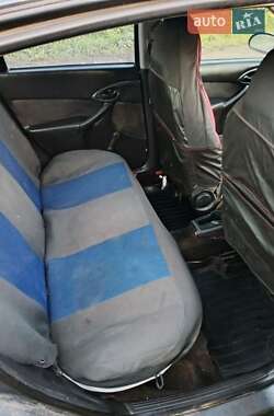 Седан Ford Focus 2004 в 