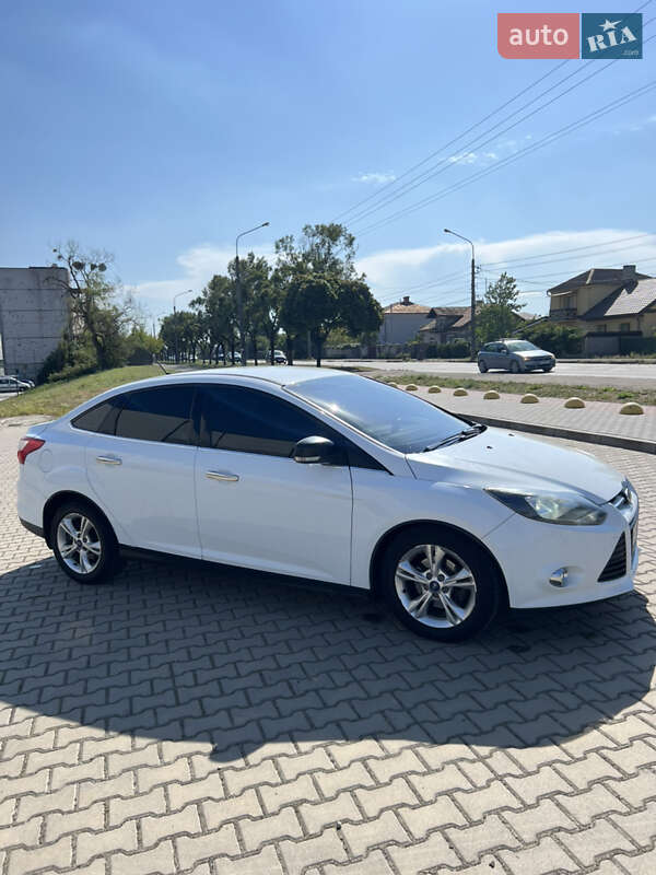 Седан Ford Focus 2013 в Ивано-Франковске