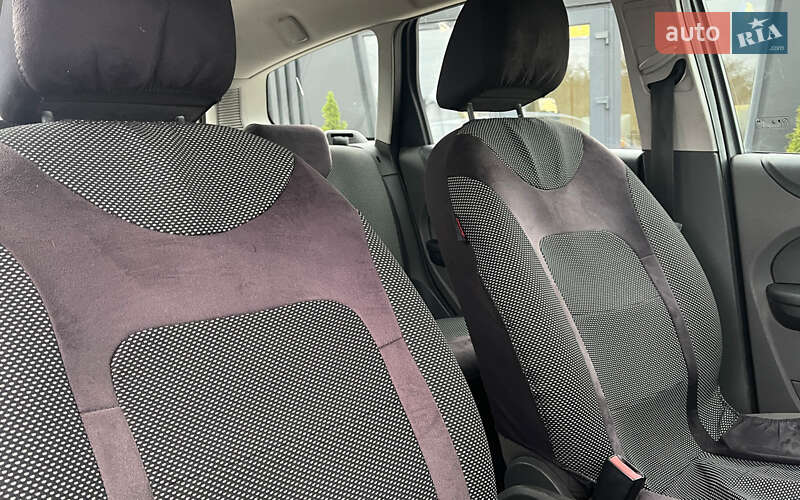 Седан Ford Focus 2006 в Коломиї