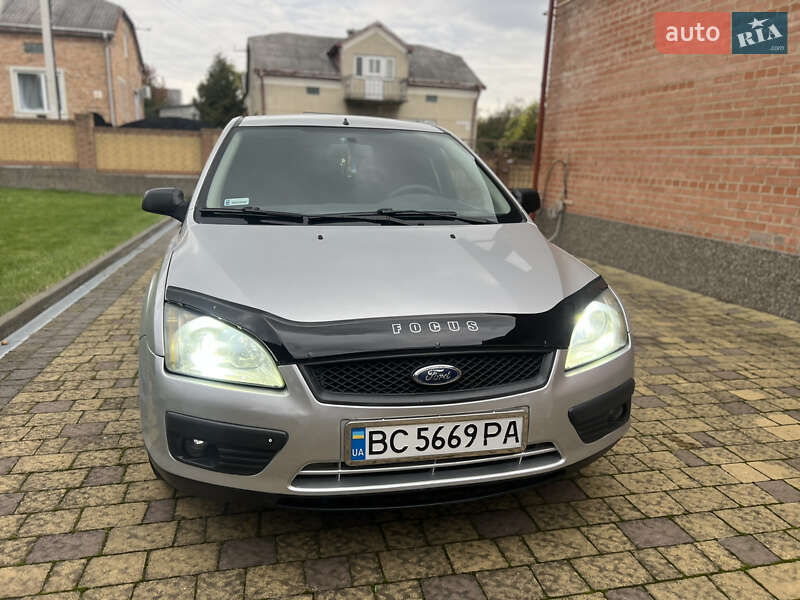 Хэтчбек Ford Focus 2005 в Львове