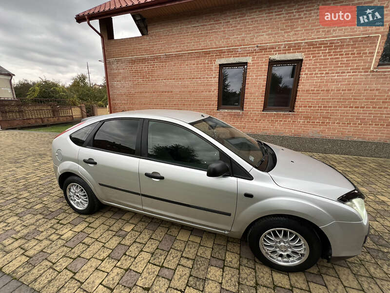 Хэтчбек Ford Focus 2005 в Львове