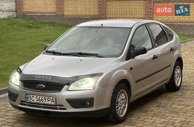 Хетчбек Ford Focus 2005 в 