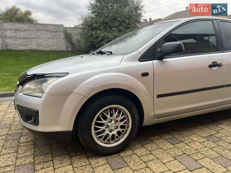 Хэтчбек Ford Focus 2005 в Львове