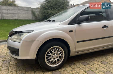 Хетчбек Ford Focus 2005 в 