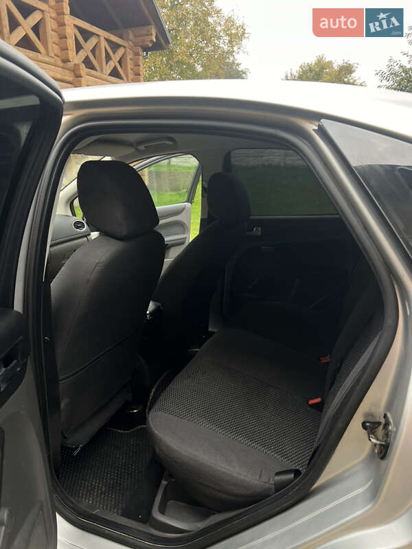 Хэтчбек Ford Focus 2005 в Львове