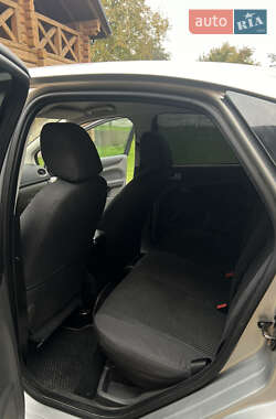 Хетчбек Ford Focus 2005 в 