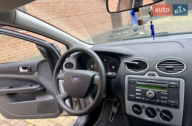 Хетчбек Ford Focus 2005 в 