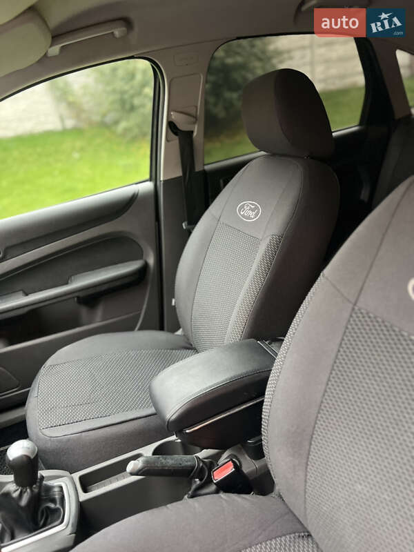 Хэтчбек Ford Focus 2005 в Львове