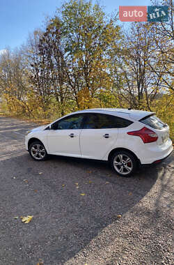 Хетчбек Ford Focus 2013 в 