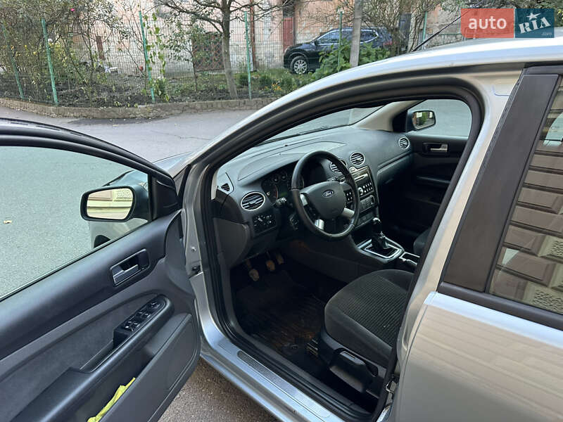 Хетчбек Ford Focus 2005 в Чернівцях фото 15 Хетчбек Ford Focus 2005 в Чернівцях