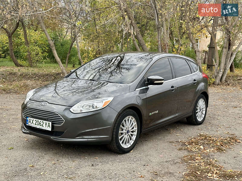 Хэтчбек Ford Focus 2015 в Чугуеве