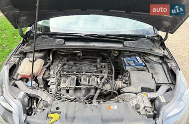 Хэтчбек Ford Focus 2012 в 