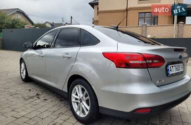 Седан Ford Focus 2015 в 