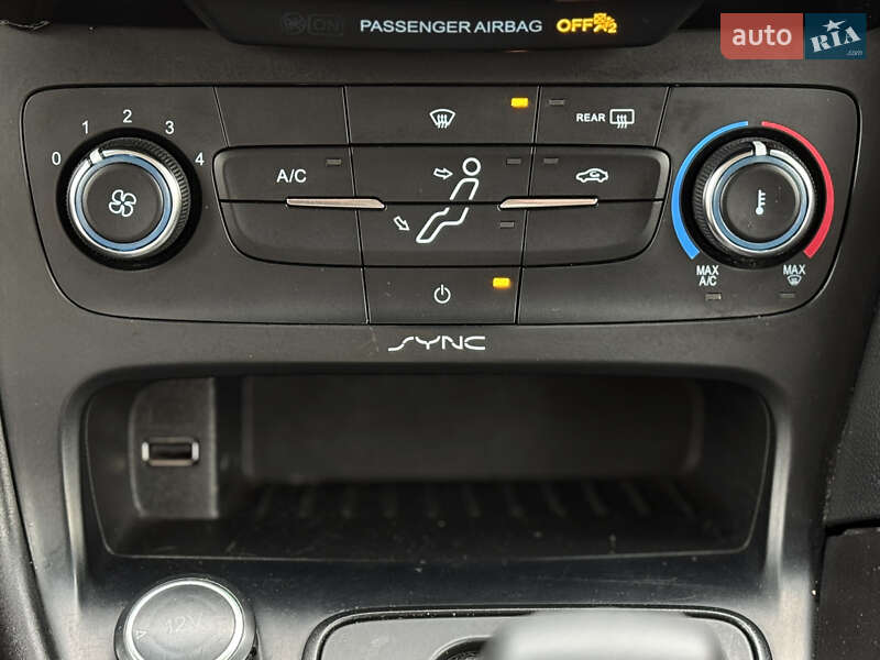Хетчбек Ford Focus 2017 в Дніпрі фото 32 Хетчбек Ford Focus 2017 в Дніпрі