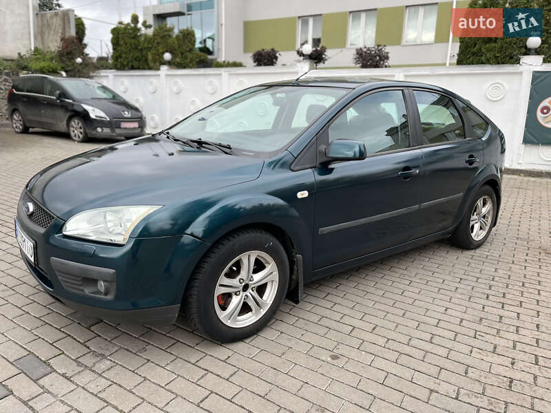 Хэтчбек Ford Focus 2006 в Ровно