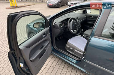 Хэтчбек Ford Focus 2006 в Ровно