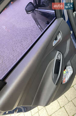 Хетчбек Ford Focus 2013 в 
