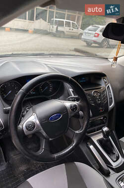 Хетчбек Ford Focus 2013 в 