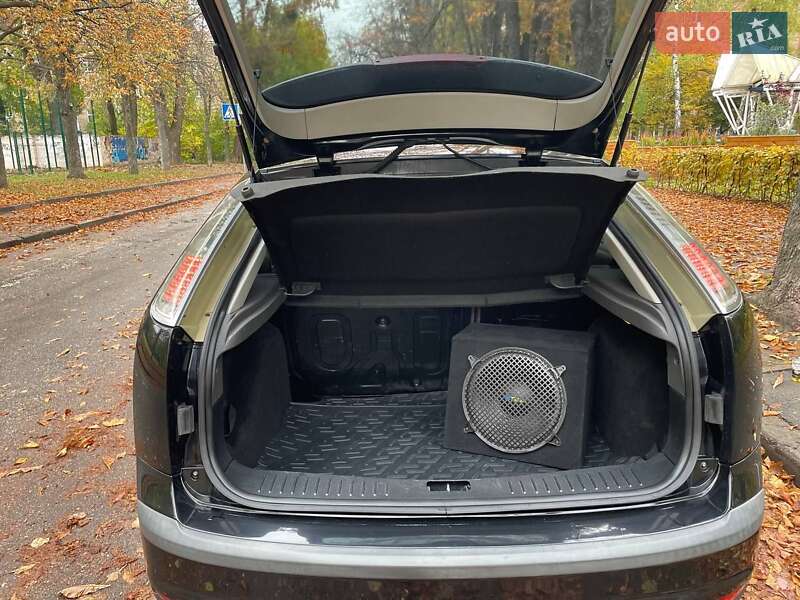 Хэтчбек Ford Focus 2006 в Киеве
