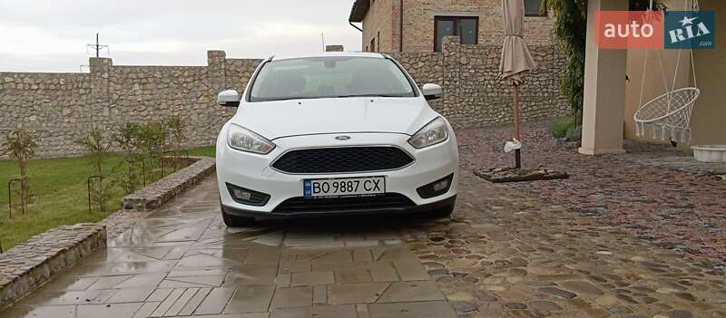 Хетчбек Ford Focus 2015 в Тернополі