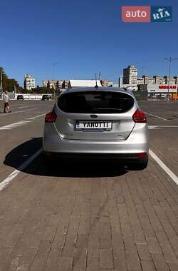 Хетчбек Ford Focus 2016 в  фото 2 Хетчбек Ford Focus 2016 в