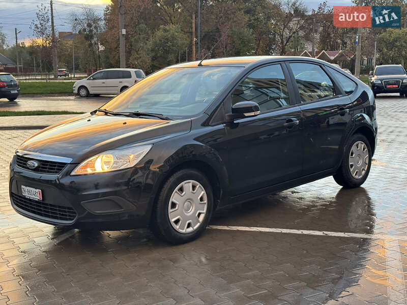 Хэтчбек Ford Focus 2010 в Луцке