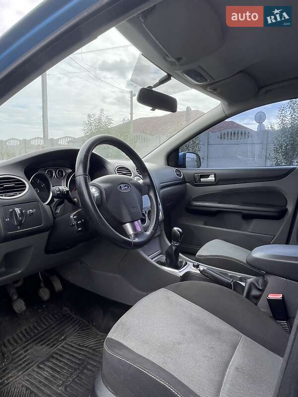Хетчбек Ford Focus 2010 в Малодолинському