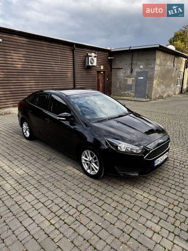 Седан Ford Focus 2016 в 