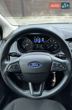 Седан Ford Focus 2016 в 