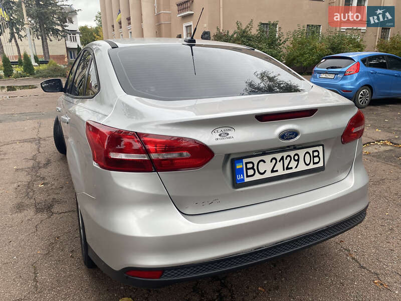 Седан Ford Focus 2015 в Калуші