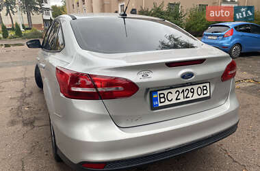 Седан Ford Focus 2015 в 