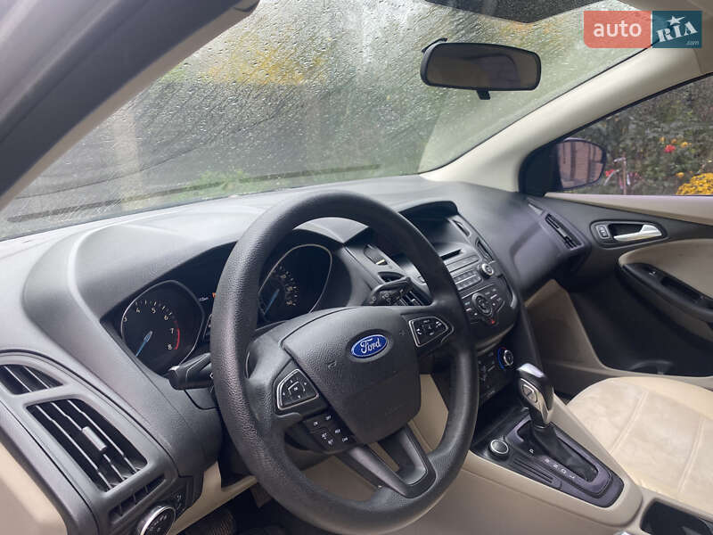 Седан Ford Focus 2015 в Калуші