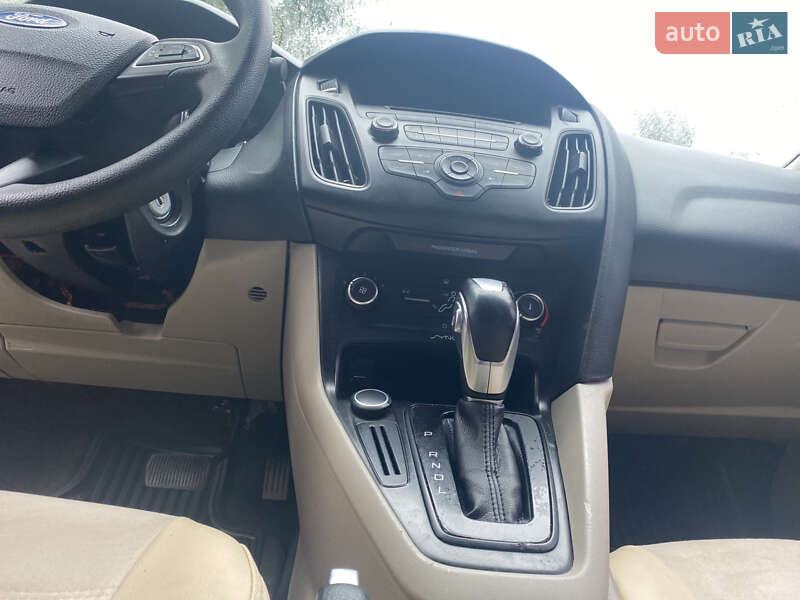 Седан Ford Focus 2015 в Калуші