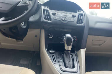 Седан Ford Focus 2015 в 